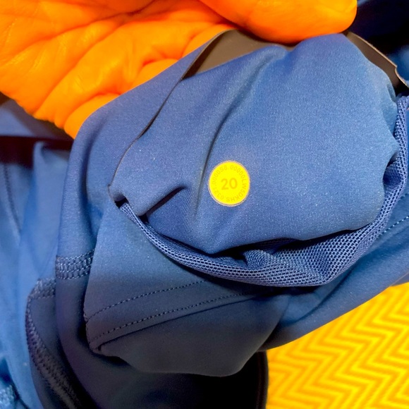 Lululemon Base Pace 25” running tights in symphony blue. Like new! Size 20. - Picture 6 of 9